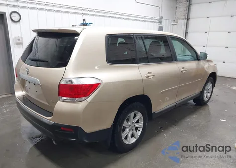 2012 Toyota Highlander Base V6 из США, поврежденный, VIN 5TDBK3EH2CS141737